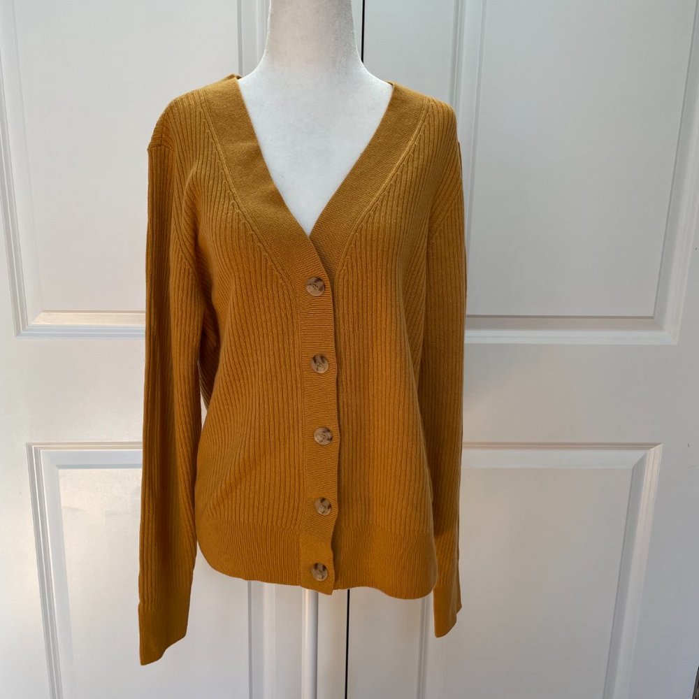 Kai V-Neck Cashmere Sweater FAHERTY BRAND - Picture 5 of 10